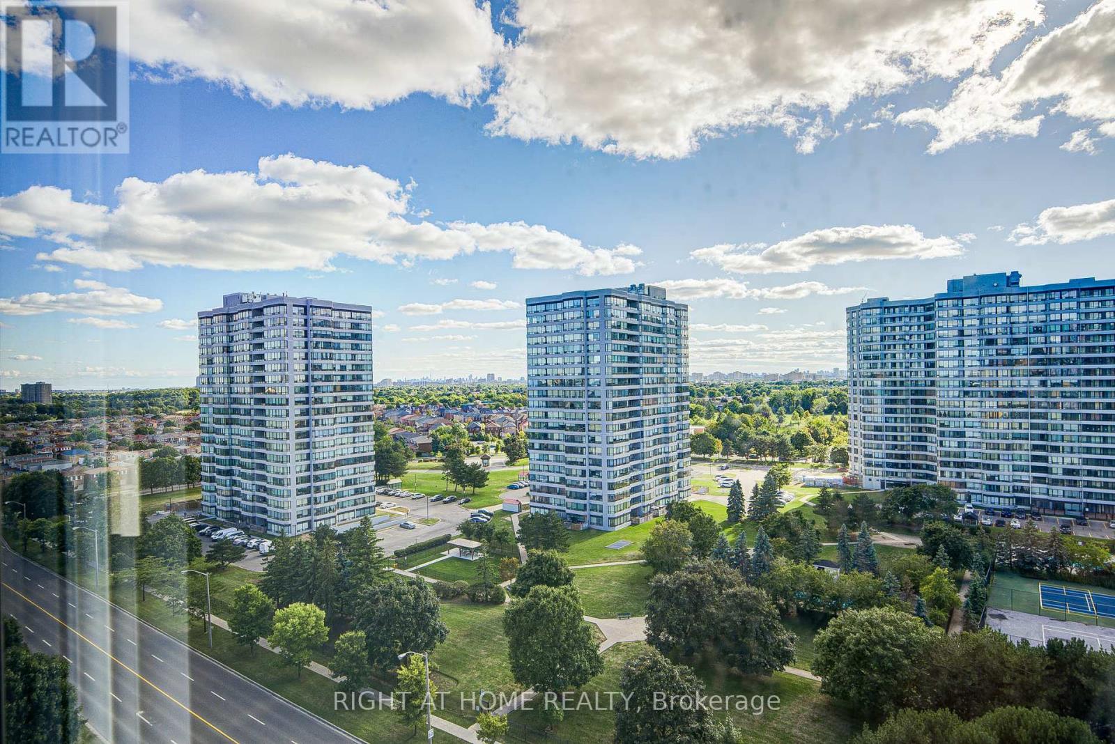 1501 - 88 Alton Towers Circle, Toronto, Ontario  M1V 5C5 - Photo 10 - E12374111