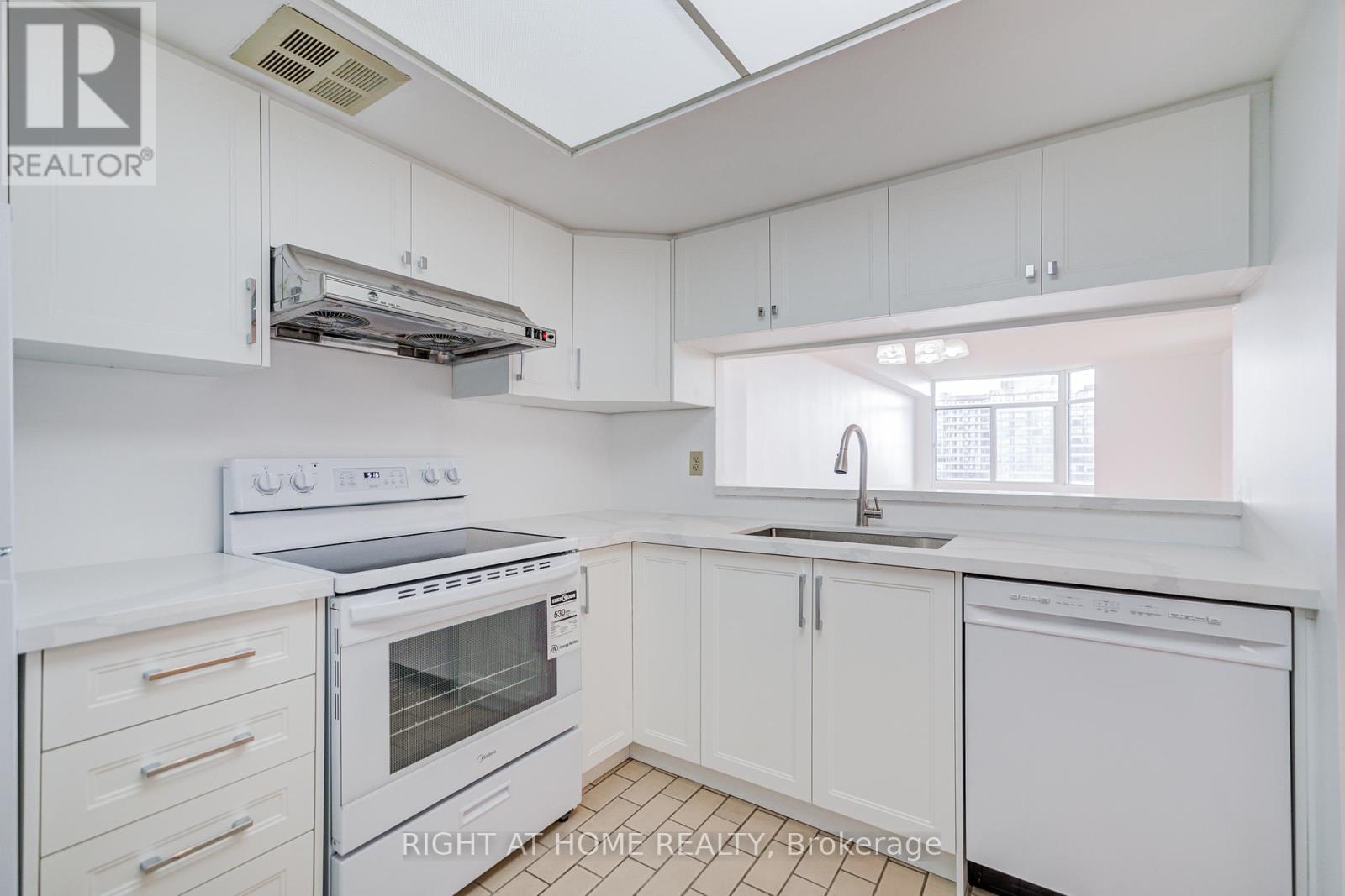 1501 - 88 Alton Towers Circle, Toronto, Ontario  M1V 5C5 - Photo 15 - E12374111