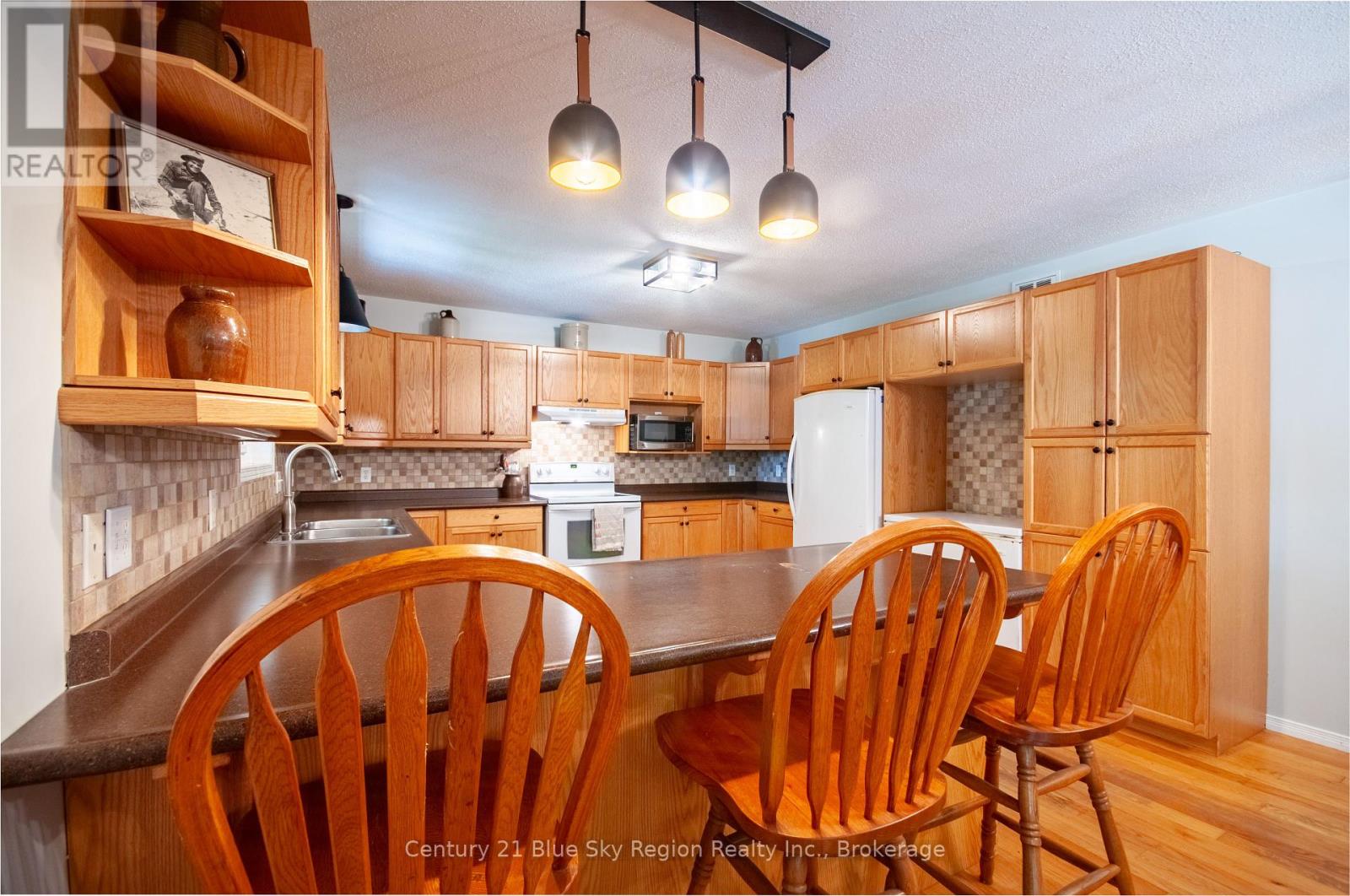 501 Golf Course Road, Chisholm, Ontario  P0H 1Z0 - Photo 10 - X12374274