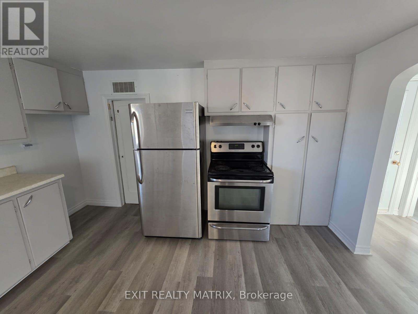 B - 696 Principale Street, Casselman, Ontario  K0A 1M0 - Photo 6 - X12101440