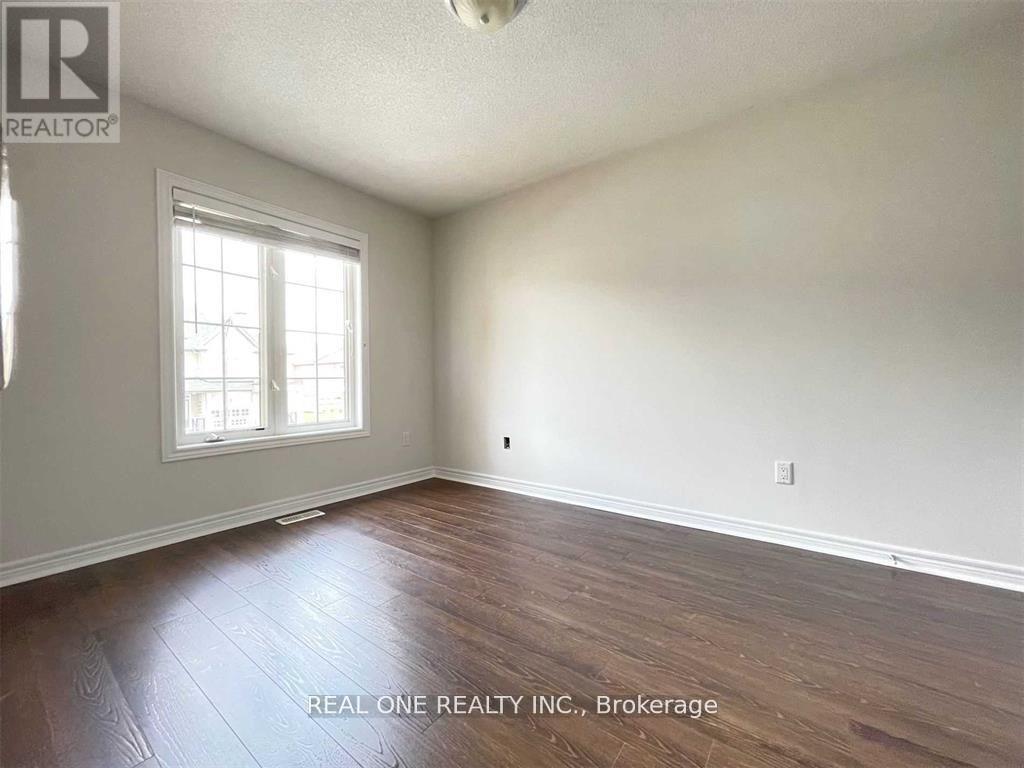 29 Paper Mills Crescent, Richmond Hill, Ontario  L4E 0V4 - Photo 7 - N12374073