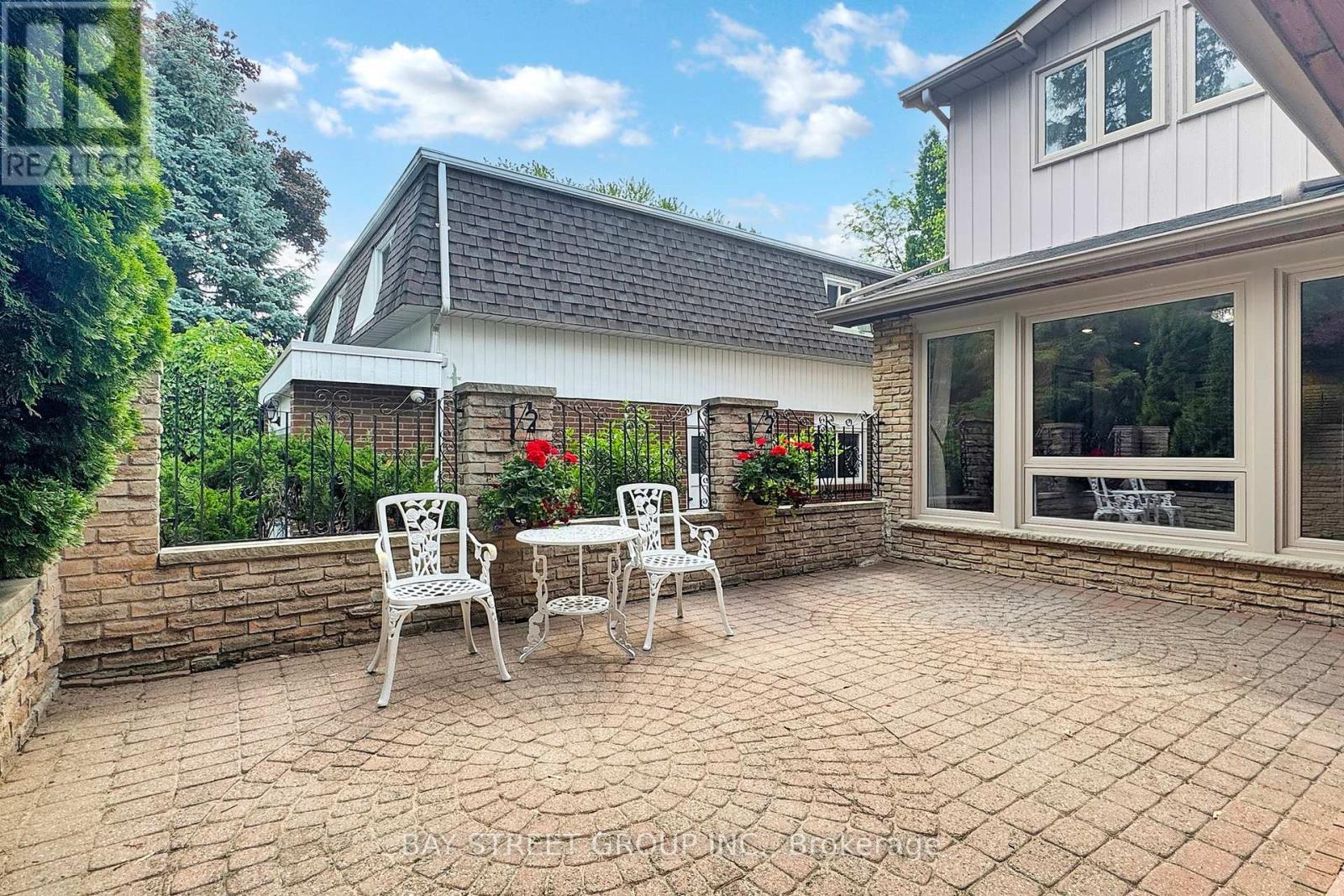 33 Roman Road, Markham, Ontario  L3T 4J8 - Photo 6 - N12374098