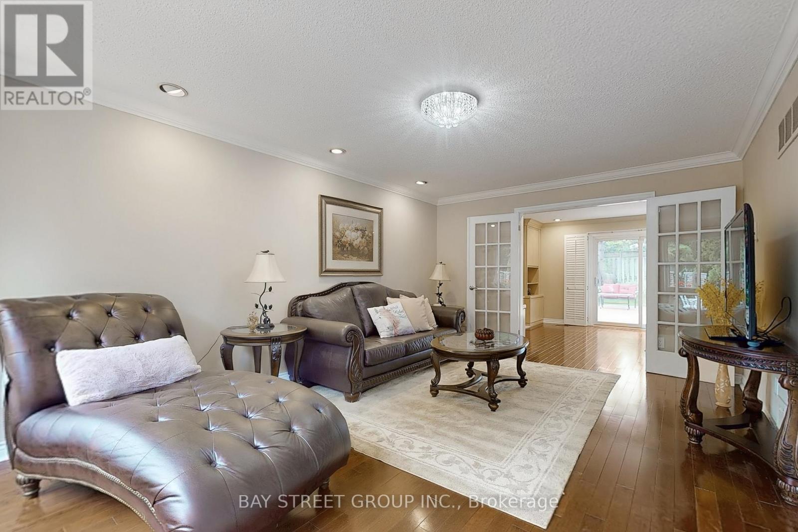33 Roman Road, Markham, Ontario  L3T 4J8 - Photo 9 - N12374098
