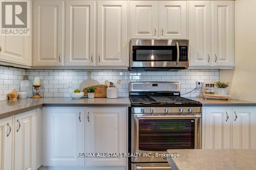 19 Michael Cummings Court, Uxbridge, Ontario  L9P 0E6 - Photo 10 - N12374129