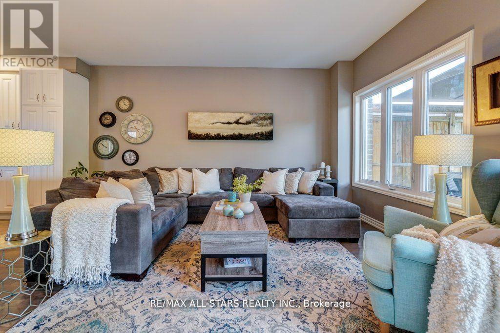 19 Michael Cummings Court, Uxbridge, Ontario  L9P 0E6 - Photo 15 - N12374129