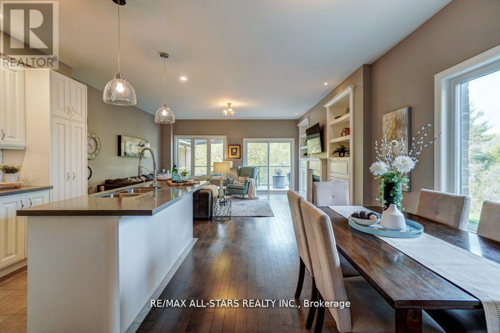 19 Michael Cummings Court, Uxbridge, Ontario  L9P 0E6 - Photo 6 - N12374129
