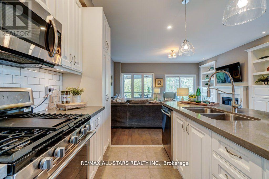 19 Michael Cummings Court, Uxbridge, Ontario  L9P 0E6 - Photo 9 - N12374129