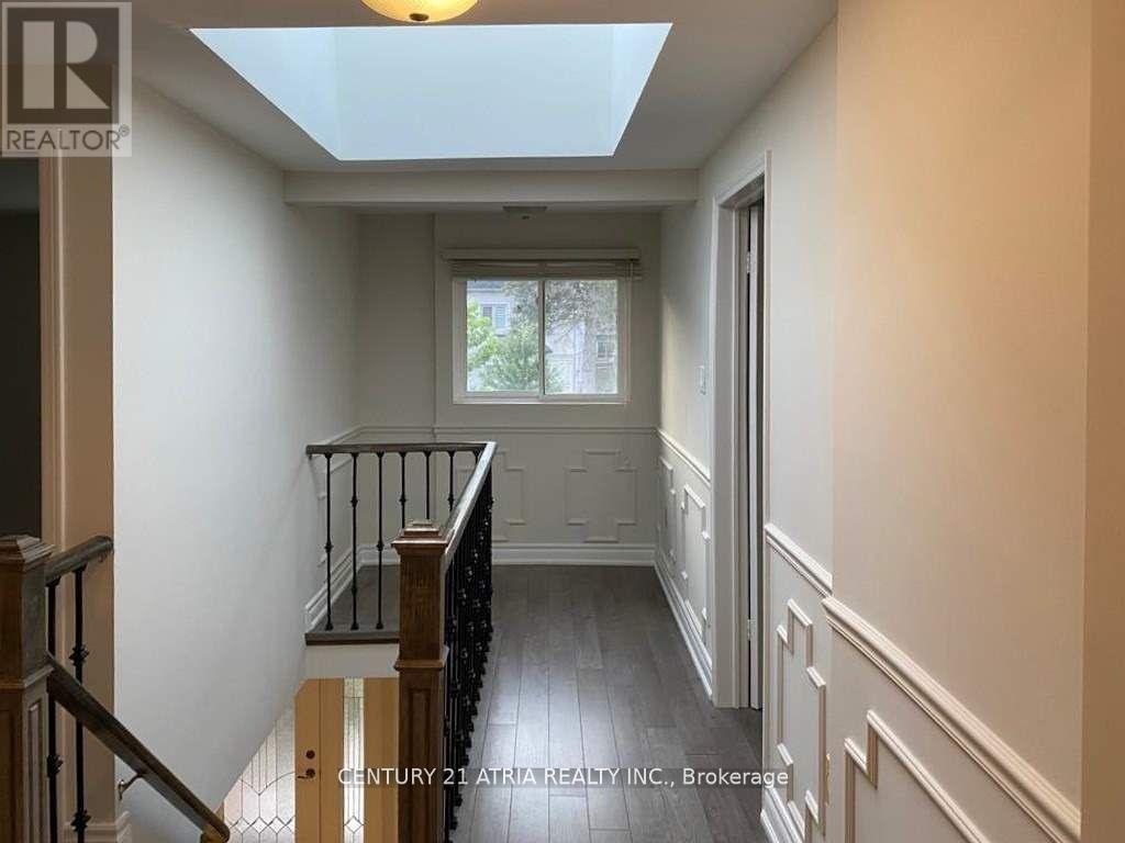210 Centre Street W, Richmond Hill, Ontario  L4C 5K1 - Photo 10 - N12374145