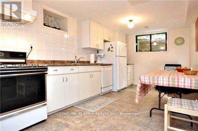 210 Centre Street W, Richmond Hill, Ontario  L4C 5K1 - Photo 14 - N12374145