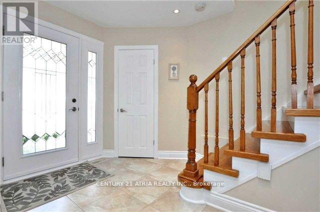 210 Centre Street W, Richmond Hill, Ontario  L4C 5K1 - Photo 3 - N12374145