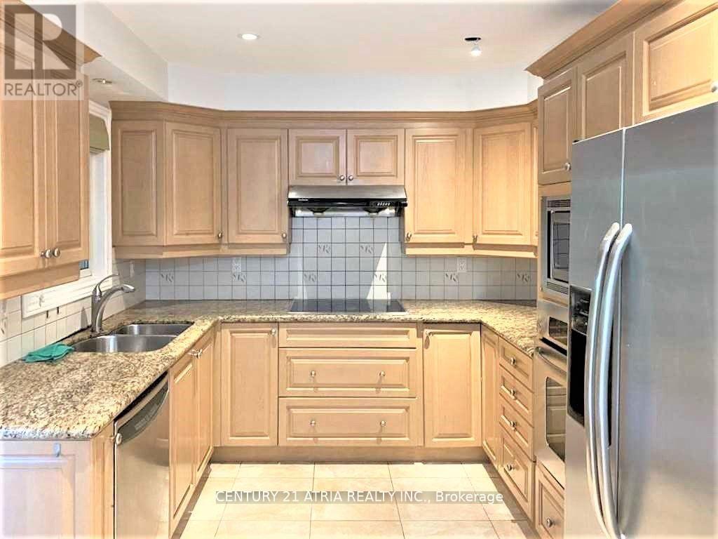 210 Centre Street W, Richmond Hill, Ontario  L4C 5K1 - Photo 8 - N12374145