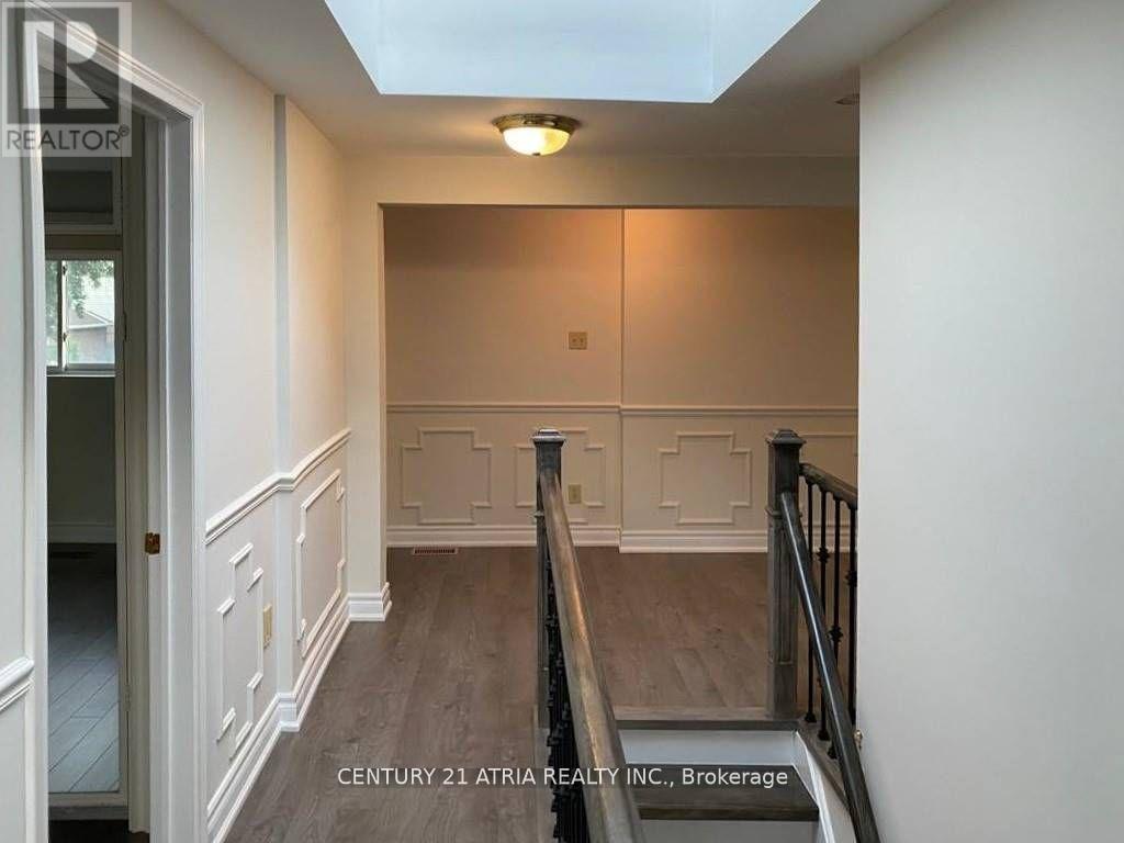 210 Centre Street W, Richmond Hill, Ontario  L4C 5K1 - Photo 9 - N12374145