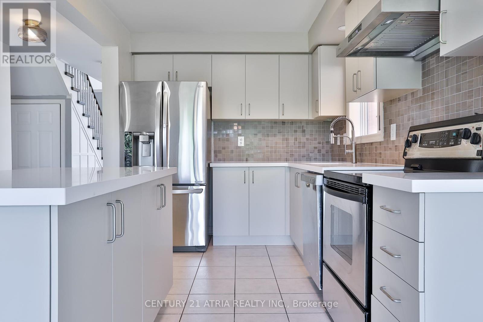 68 Sunburst Crescent, Markham, Ontario  L6E 1R3 - Photo 11 - N12374163