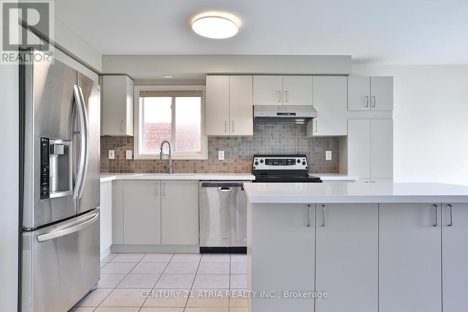 68 Sunburst Crescent, Markham, Ontario  L6E 1R3 - Photo 3 - N12374163