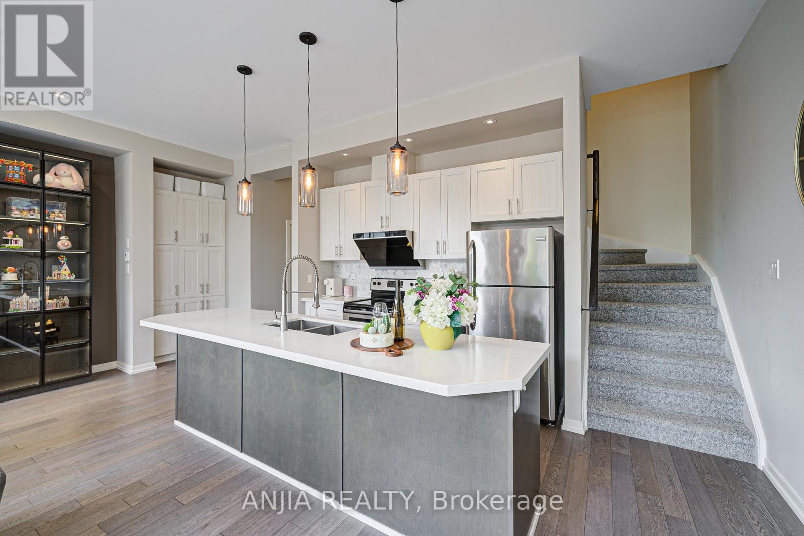 156 Glad Park Avenue, Whitchurch-Stouffville, Ontario  L4A 1X1 - Photo 14 - N12374171