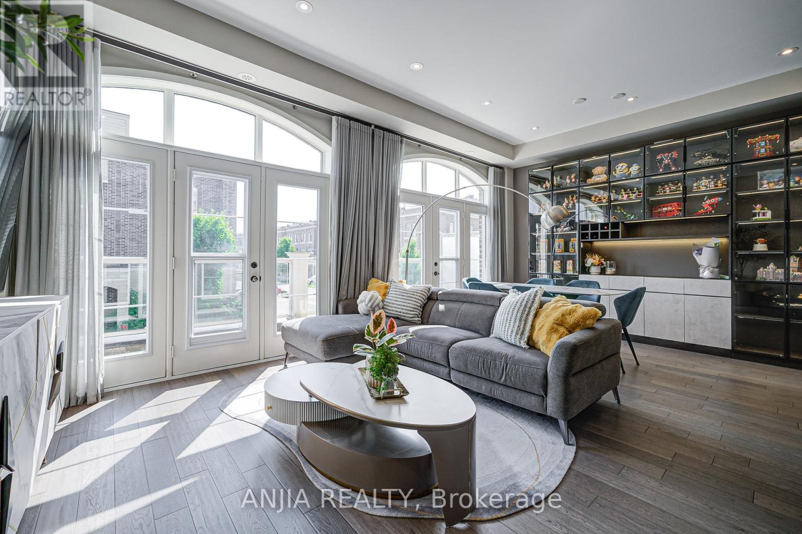 156 Glad Park Avenue, Whitchurch-Stouffville, Ontario  L4A 1X1 - Photo 17 - N12374171