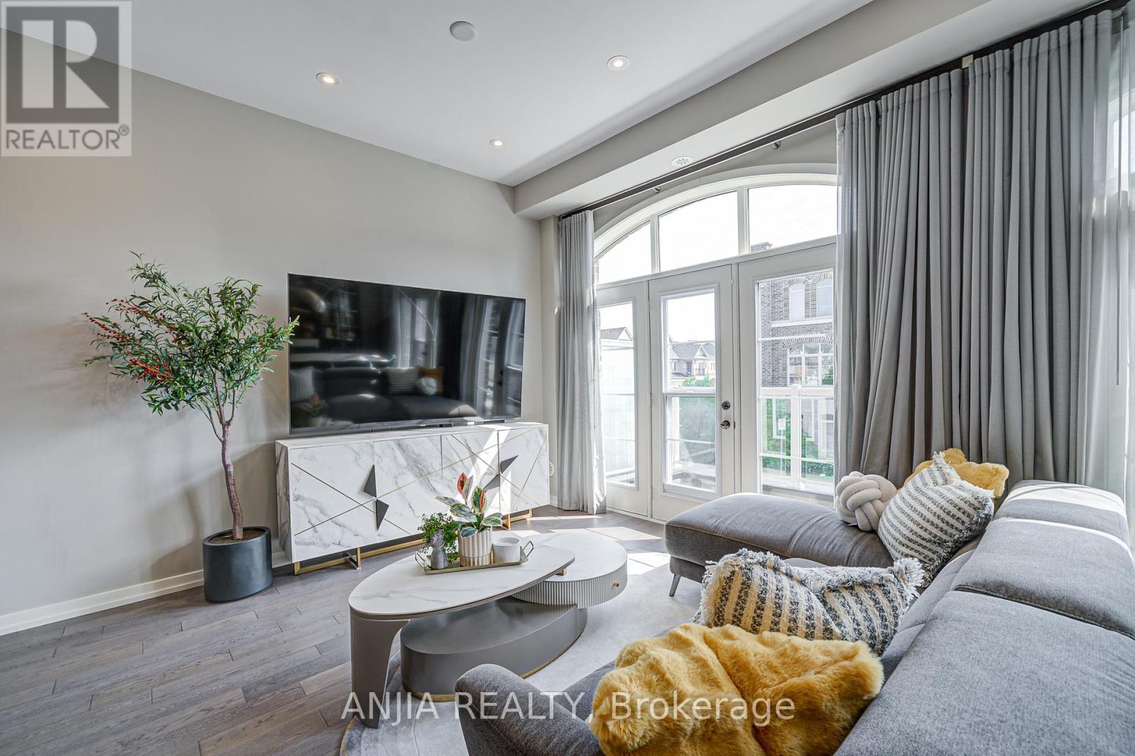 156 Glad Park Avenue, Whitchurch-Stouffville, Ontario  L4A 1X1 - Photo 19 - N12374171