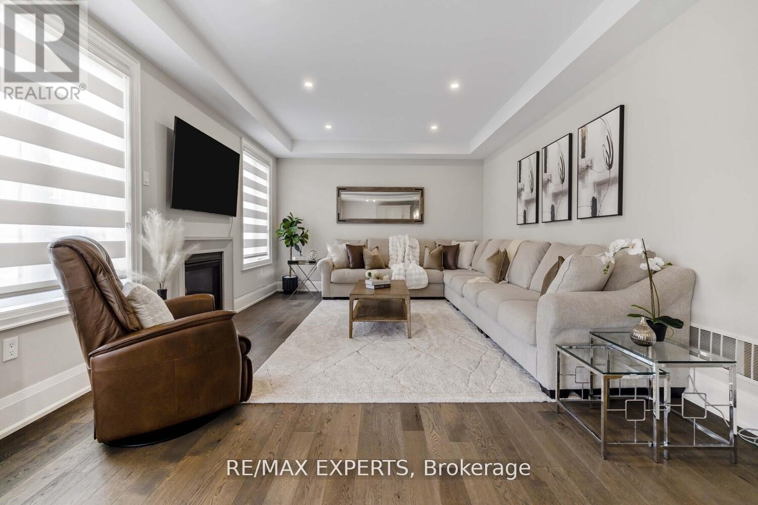 75 Bethpage Crescent, Newmarket, Ontario  L3X 1B8 - Photo 11 - N12374232