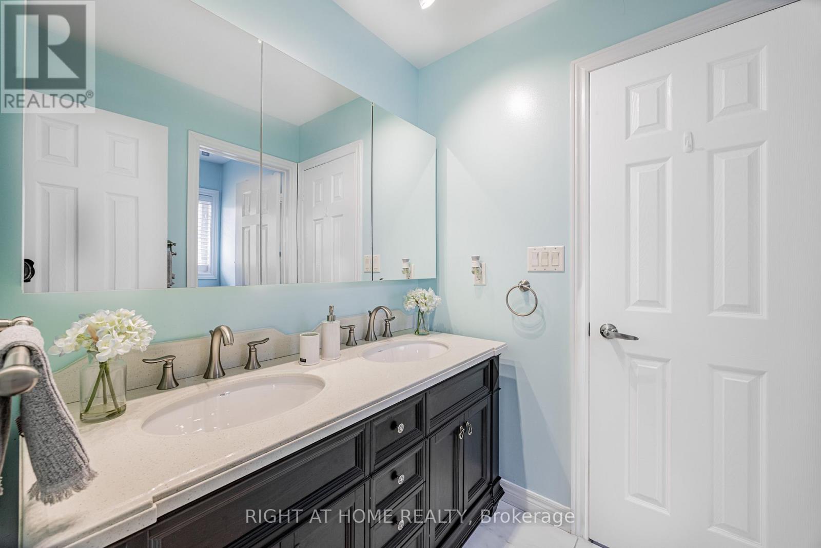 122 Annina Crescent, Markham, Ontario  L3R 4S5 - Photo 24 - N12374251