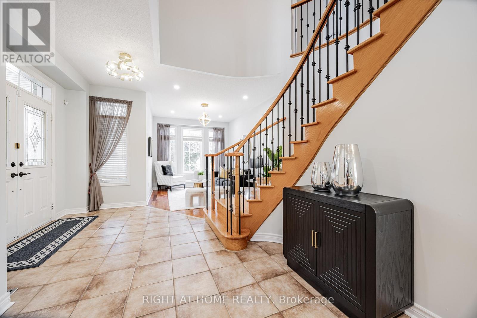 Property at 122 ANNINA CRESCENT image 5