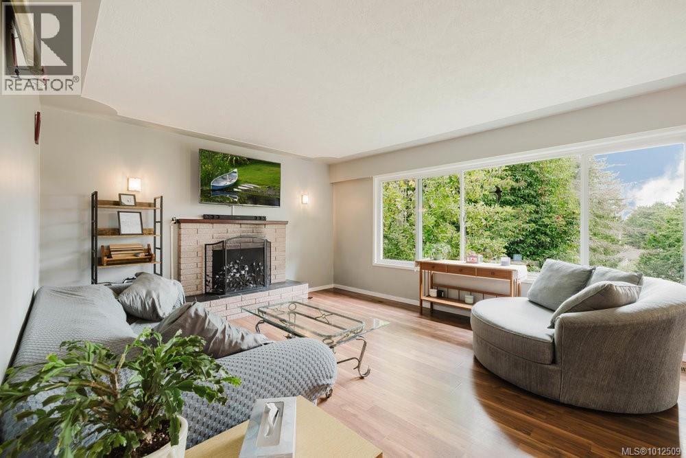 Property at 4905 Lochside Dr image 4