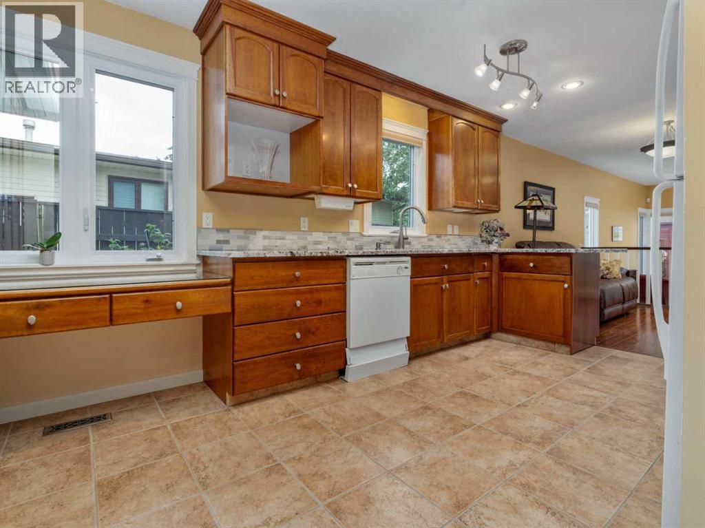 46 Tudor Boulevard S, Lethbridge, Alberta  T1K 5C2 - Photo 8 - A2252877