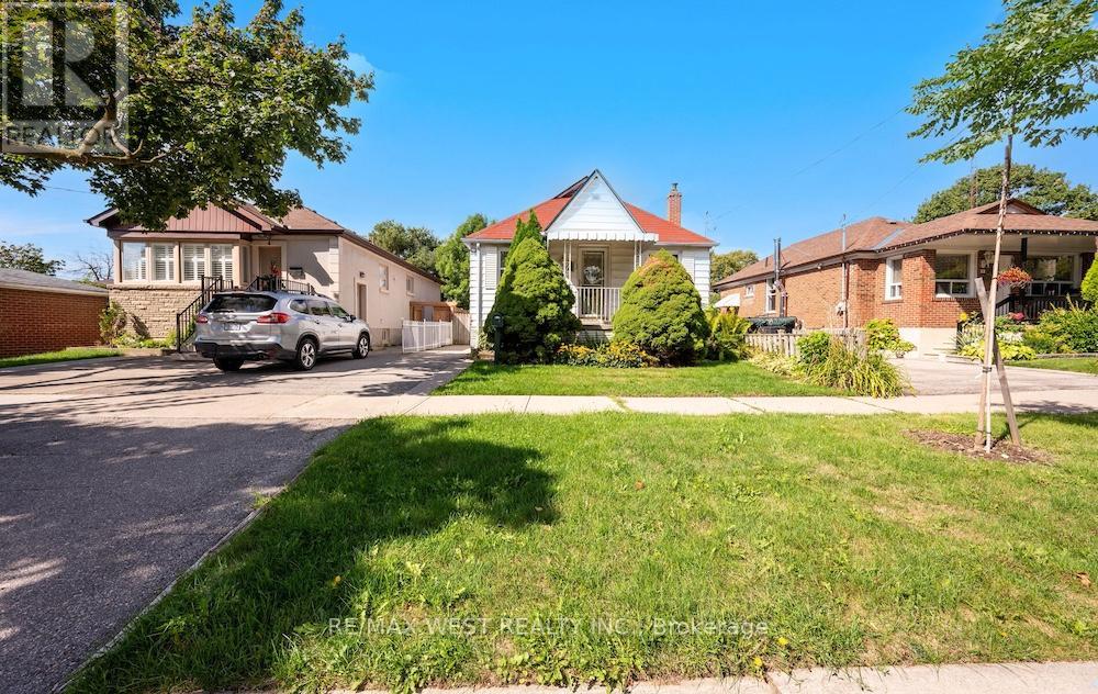 Property at 6 ROBINDALE AVENUE image 1
