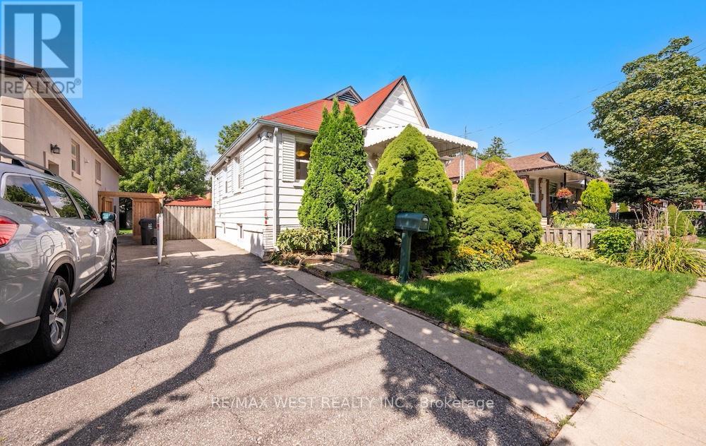 Property at 6 ROBINDALE AVENUE image 2