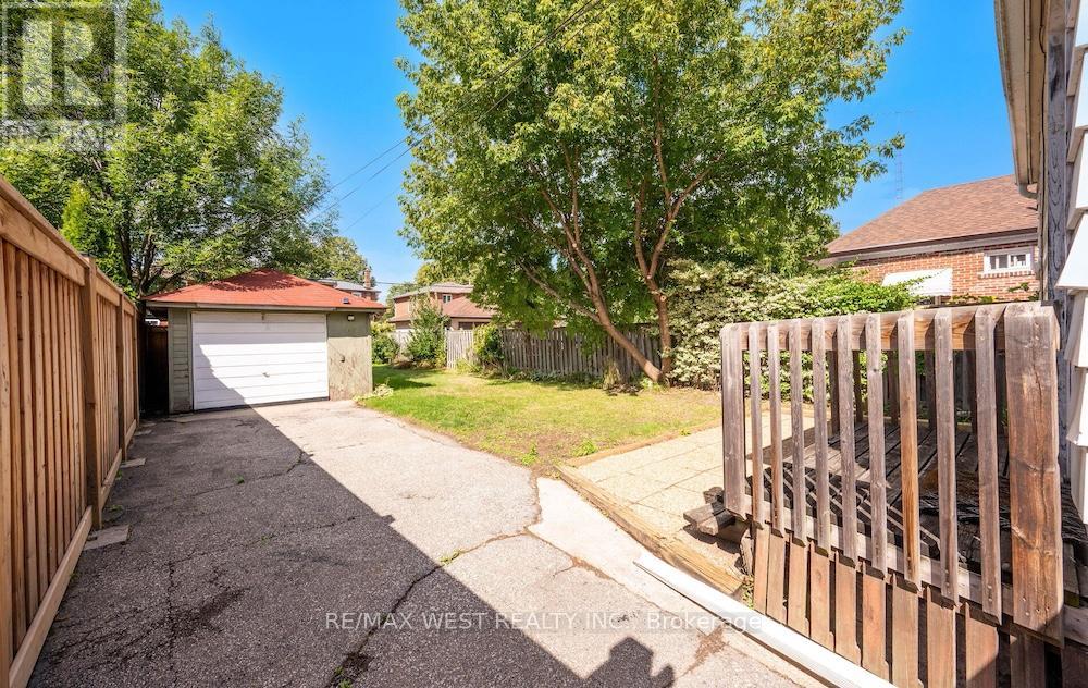Property at 6 ROBINDALE AVENUE image 3