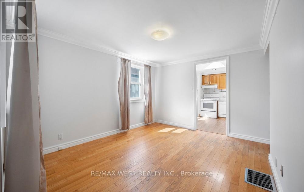 Property at 6 ROBINDALE AVENUE image 5