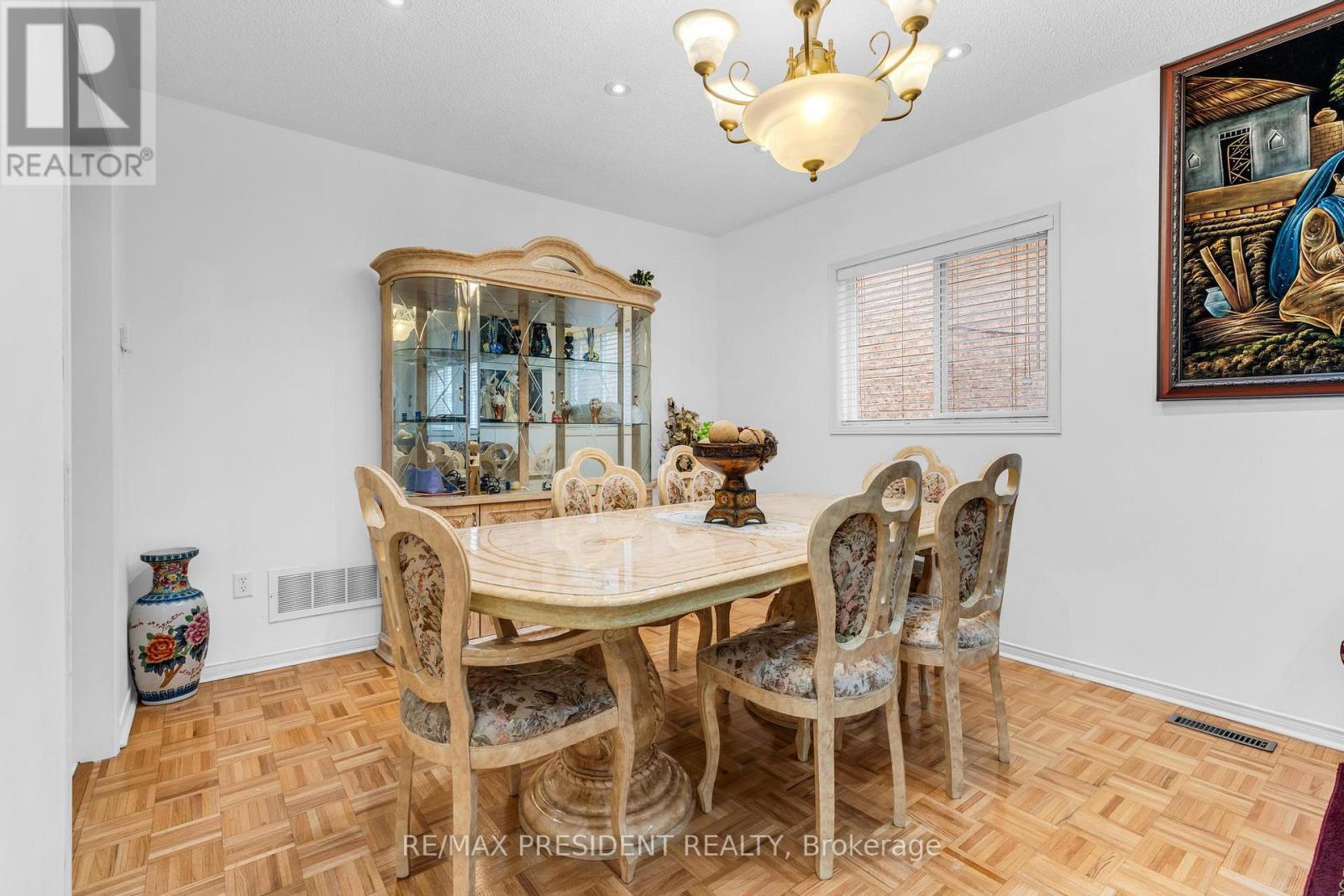 11 Oxtail Lane, Brampton, Ontario  L6X 5E2 - Photo 10 - W12374061