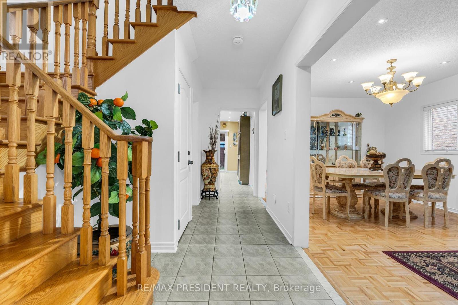 11 Oxtail Lane, Brampton, Ontario  L6X 5E2 - Photo 12 - W12374061