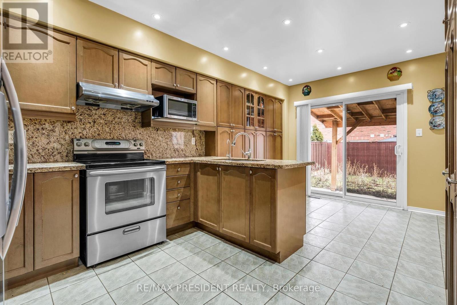 11 Oxtail Lane, Brampton, Ontario  L6X 5E2 - Photo 16 - W12374061
