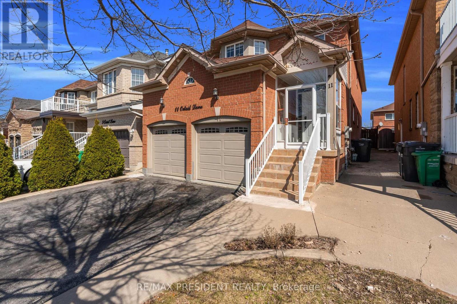 11 Oxtail Lane, Brampton, Ontario  L6X 5E2 - Photo 4 - W12374061