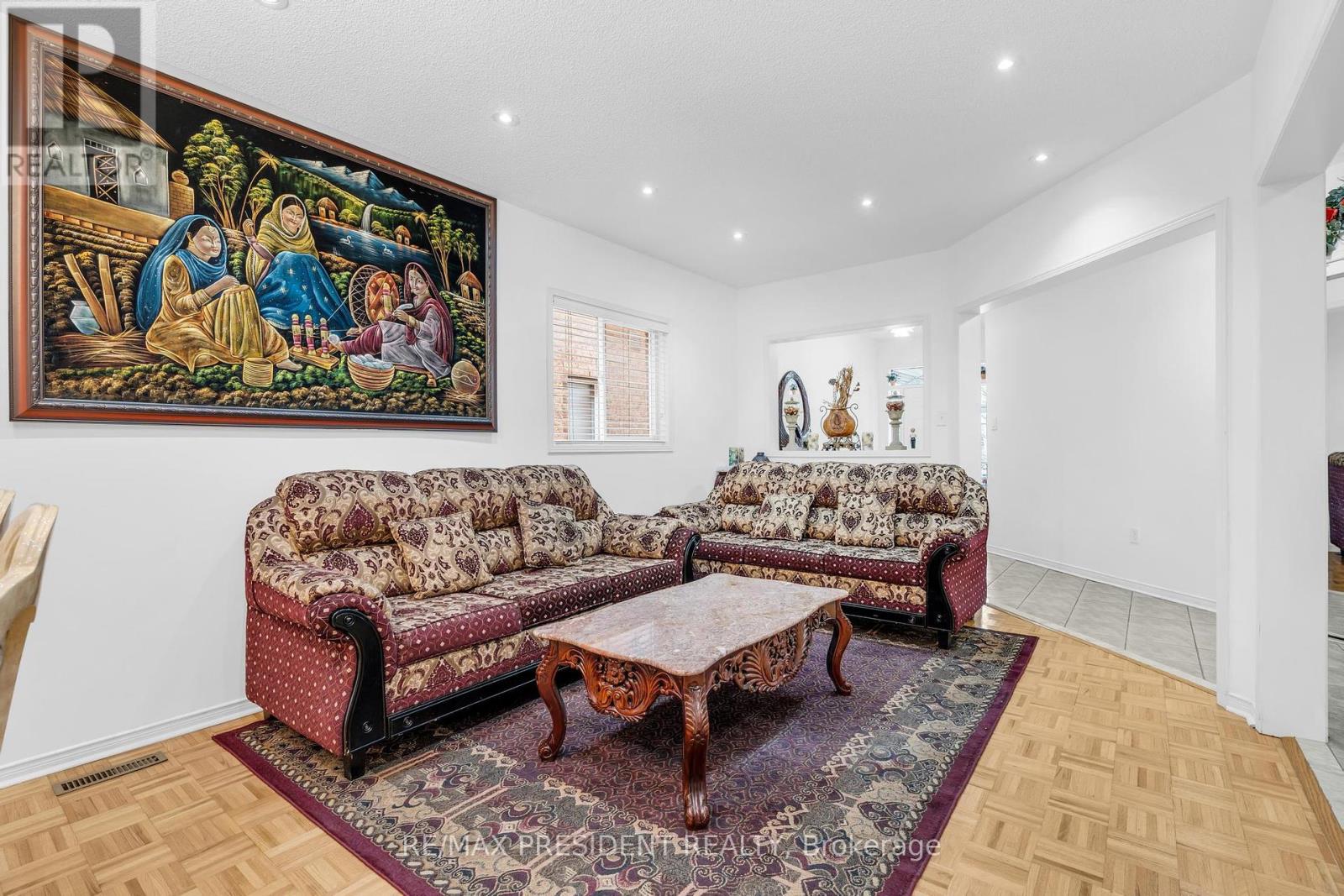 11 Oxtail Lane, Brampton, Ontario  L6X 5E2 - Photo 9 - W12374061