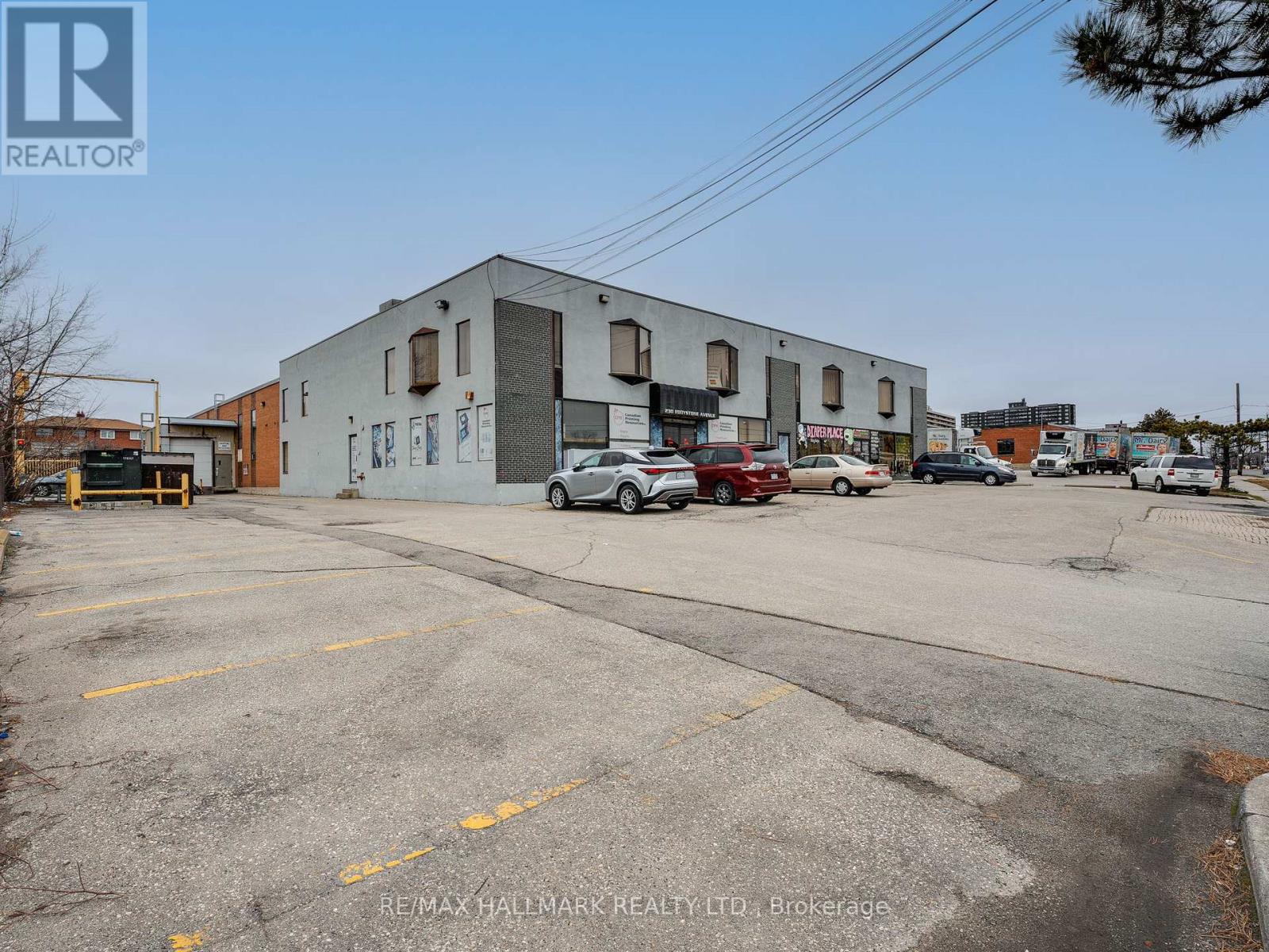 230 EDDYSTONE AVENUE, Toronto, Ontario