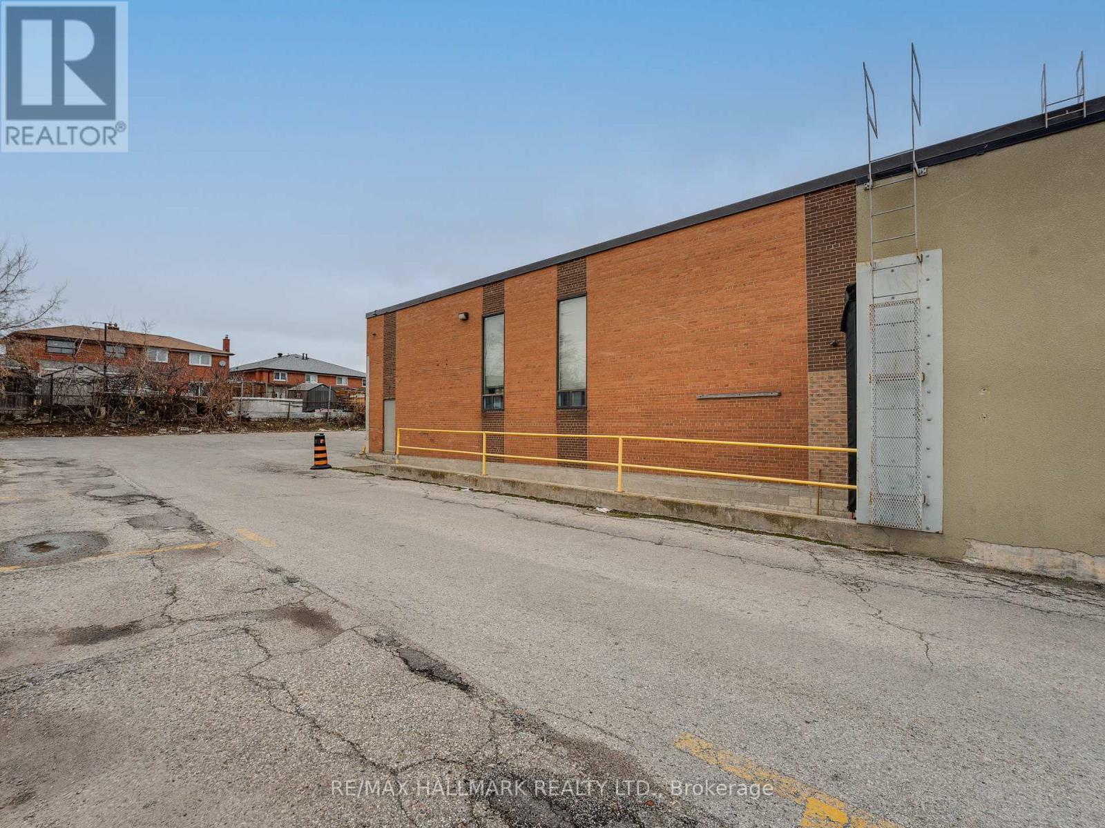230 Eddystone Avenue, Toronto, Ontario  M3N 1H7 - Photo 11 - W12374071
