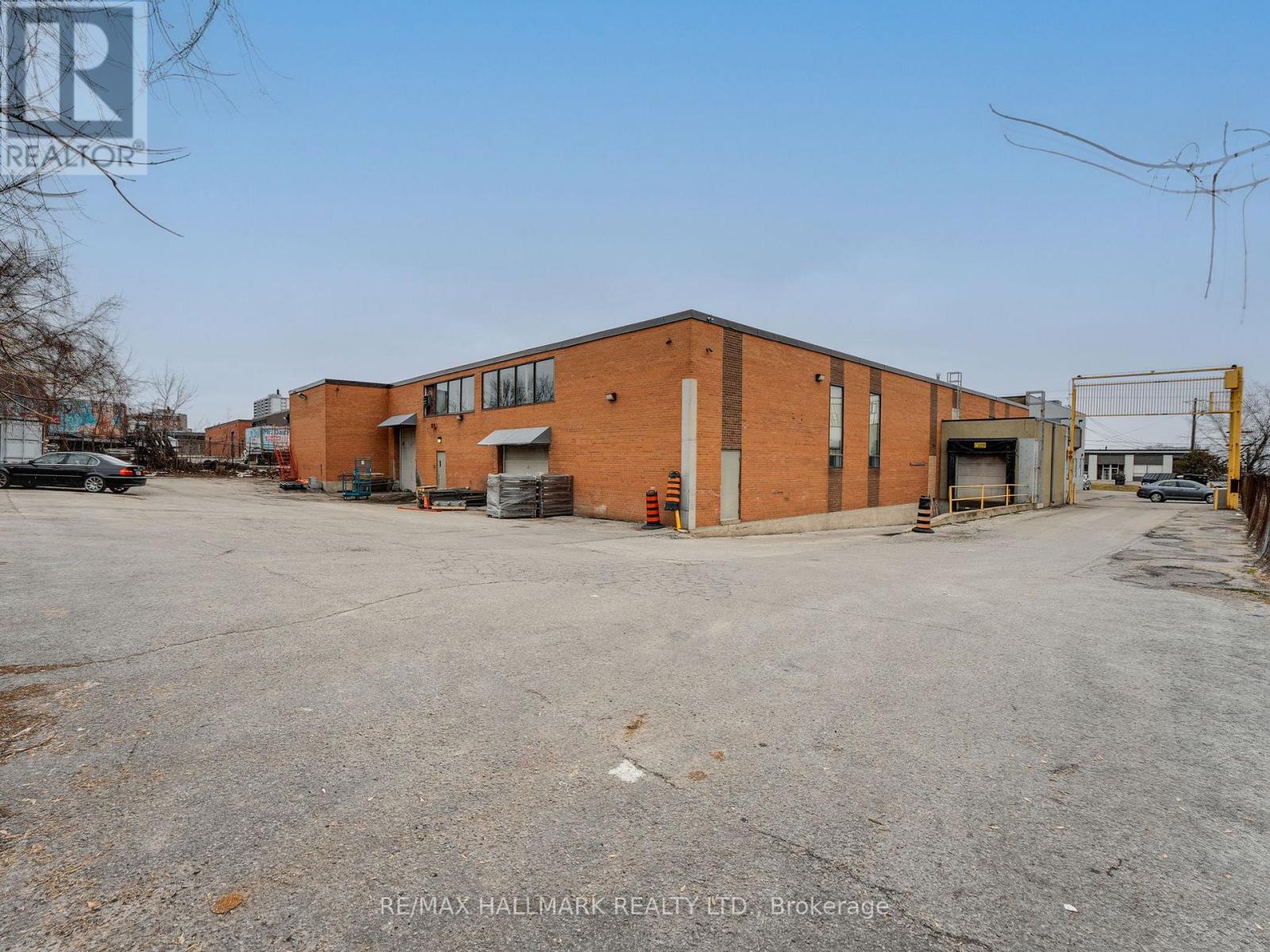 230 Eddystone Avenue, Toronto, Ontario  M3N 1H7 - Photo 16 - W12374071