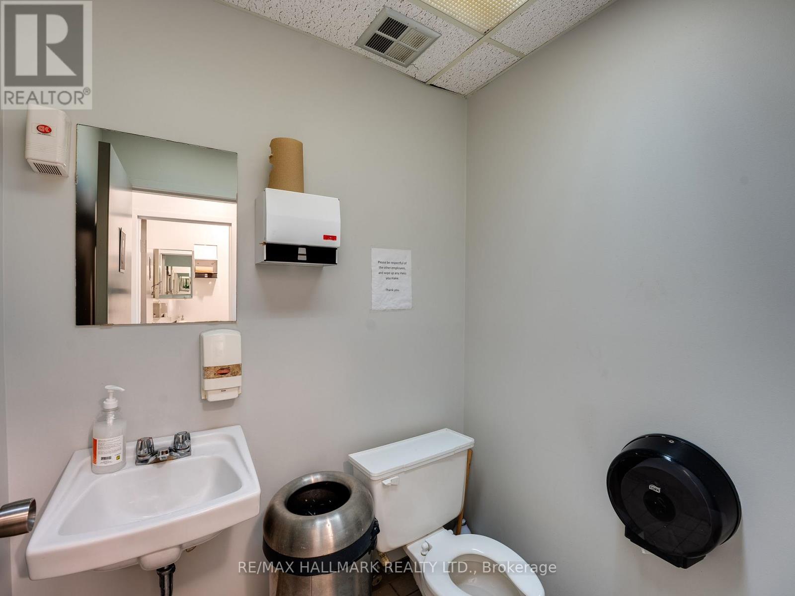 230 Eddystone Avenue, Toronto, Ontario  M3N 1H7 - Photo 33 - W12374071