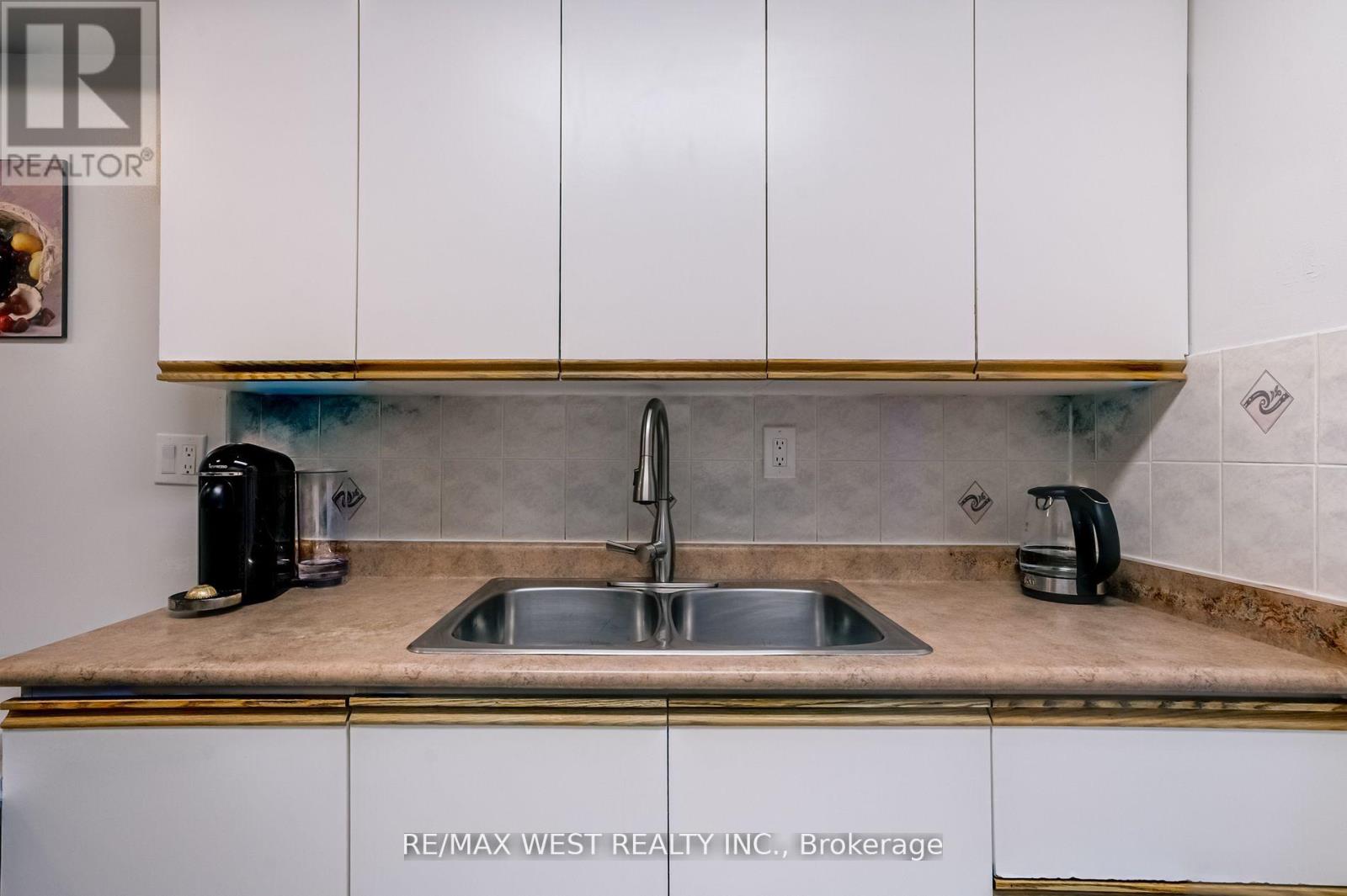209 - 340 Dixon Road, Toronto, Ontario  M9R 1T1 - Photo 17 - W12374089