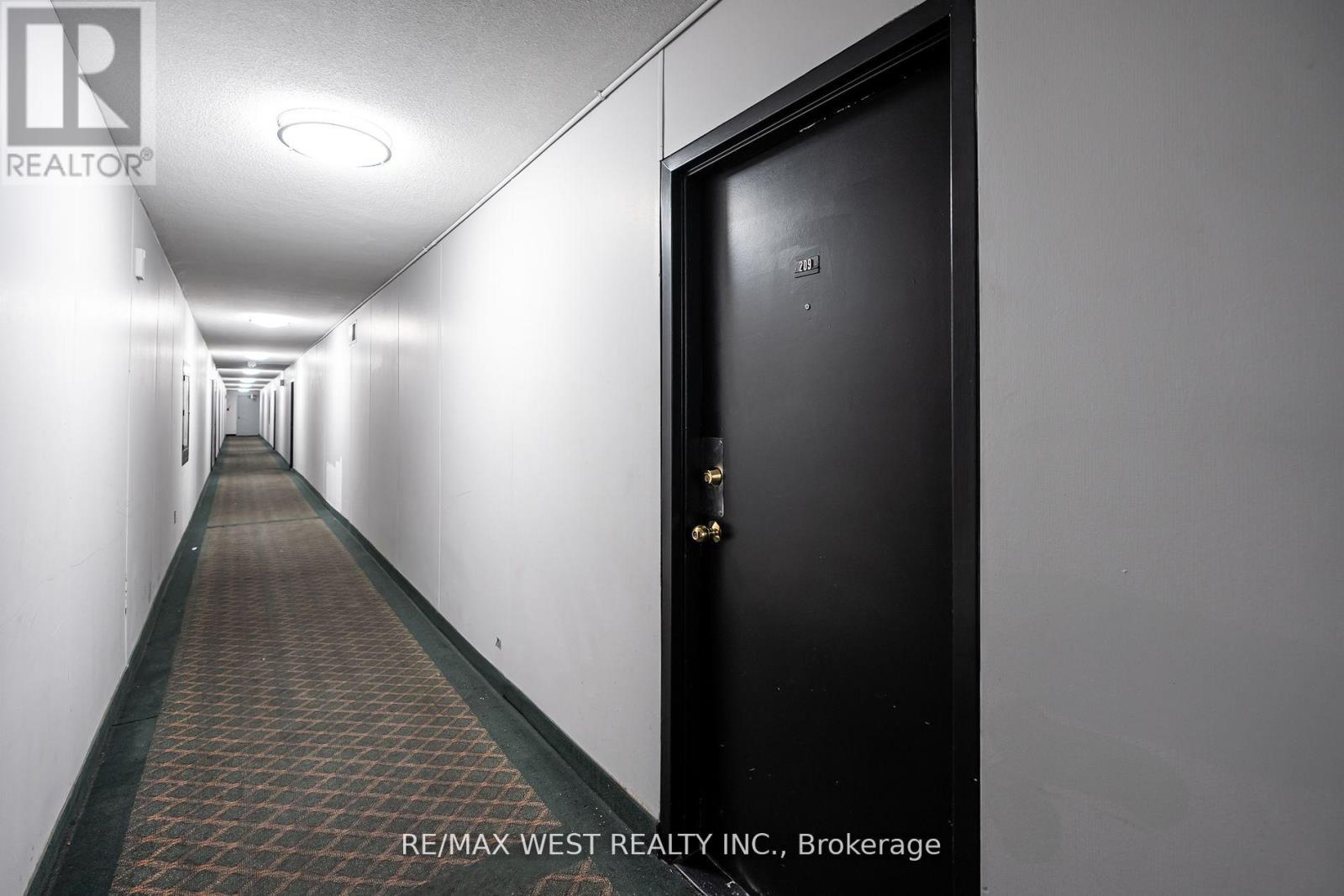 209 - 340 Dixon Road, Toronto, Ontario  M9R 1T1 - Photo 4 - W12374089