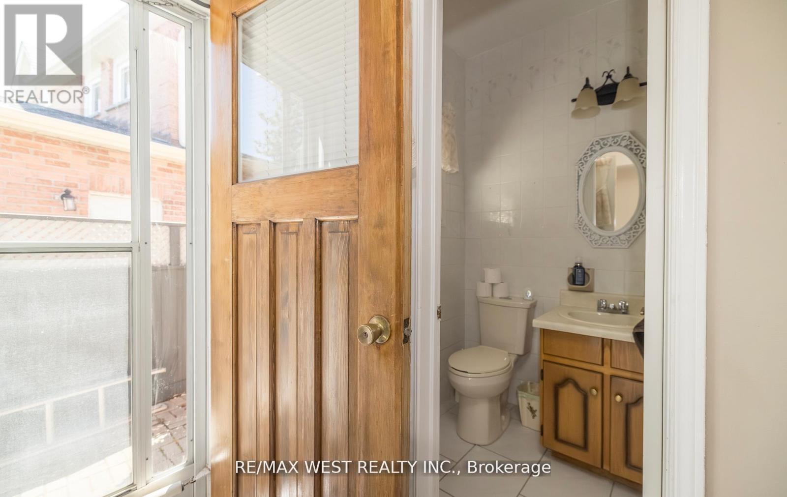 52 Amantine Crescent, Brampton, Ontario  L6W 4A1 - Photo 16 - W12374187