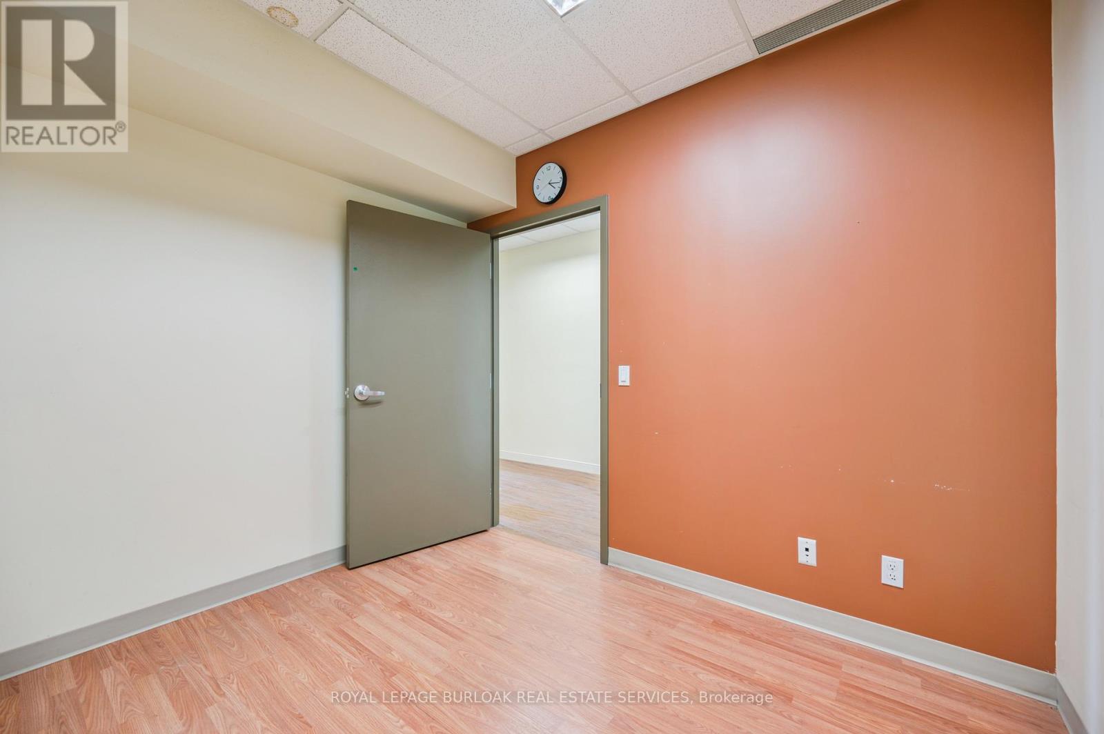 200 - 751 Victoria Street S, Kitchener, Ontario  N2M 5N4 - Photo 18 - X12374088