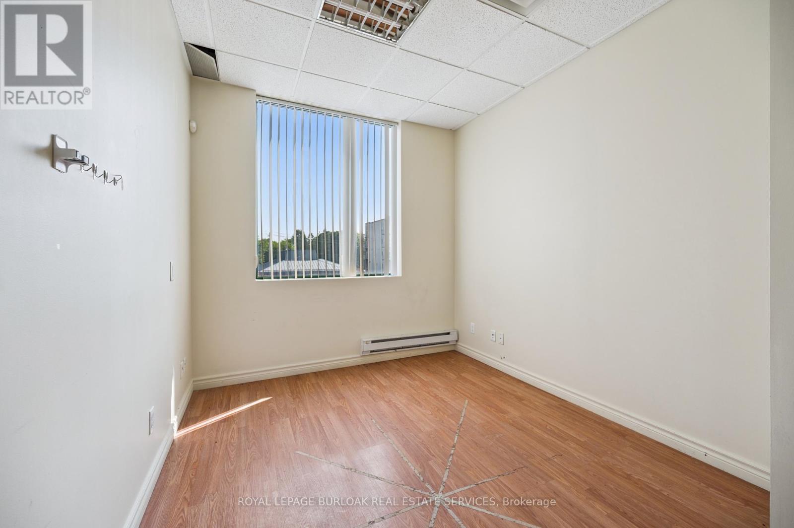 200 - 751 Victoria Street S, Kitchener, Ontario  N2M 5N4 - Photo 29 - X12374088