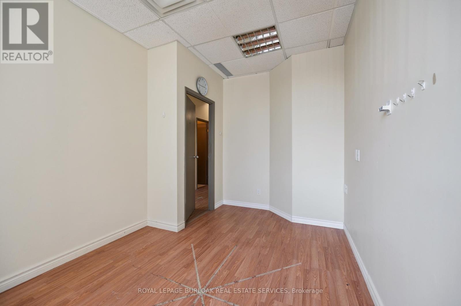 200 - 751 Victoria Street S, Kitchener, Ontario  N2M 5N4 - Photo 30 - X12374088