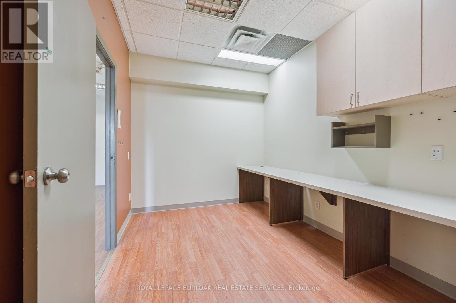 200 - 751 Victoria Street S, Kitchener, Ontario  N2M 5N4 - Photo 32 - X12374088