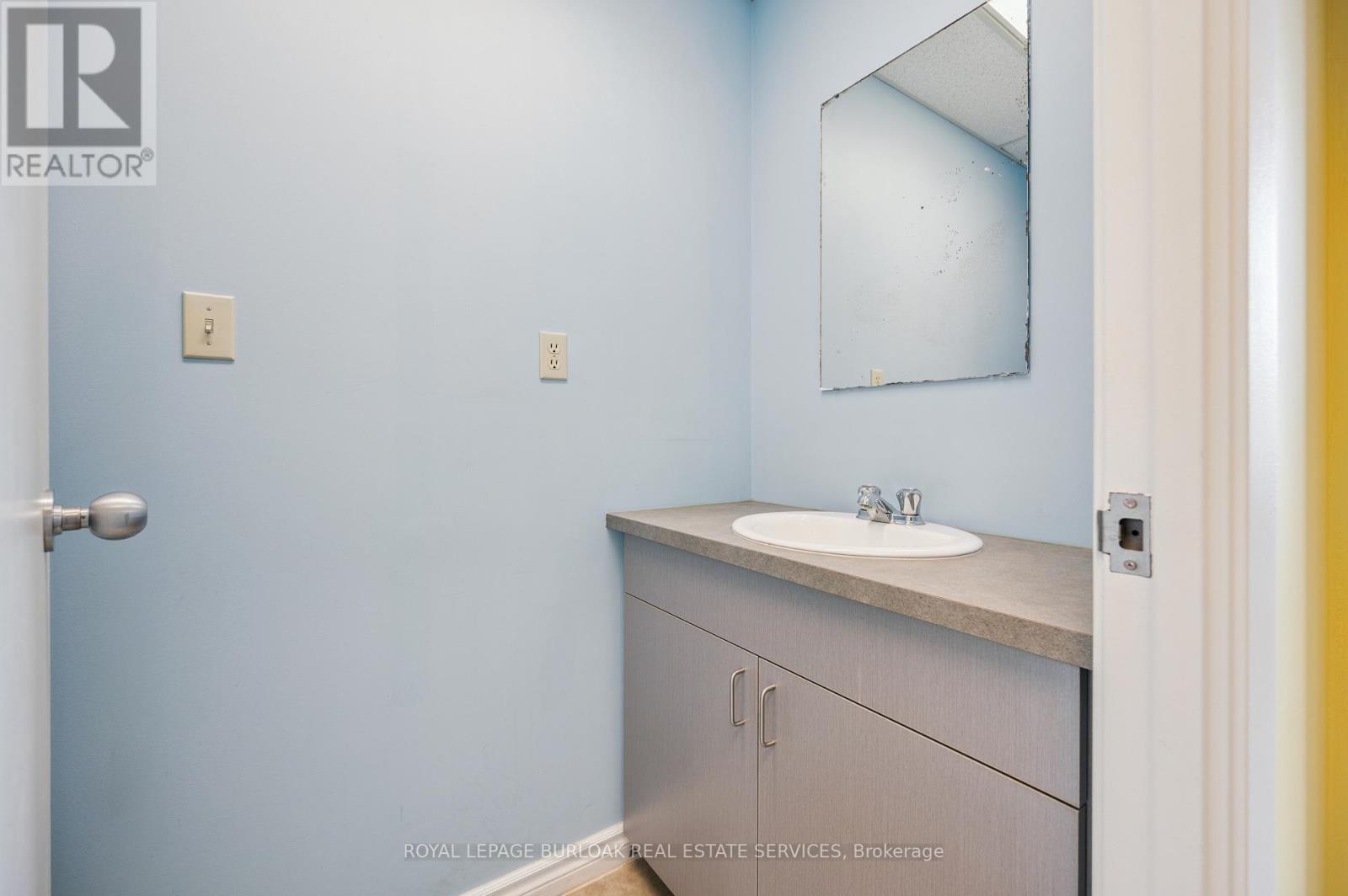 202 - 751 Victoria Street S, Kitchener, Ontario  N2M 5N4 - Photo 23 - X12374090