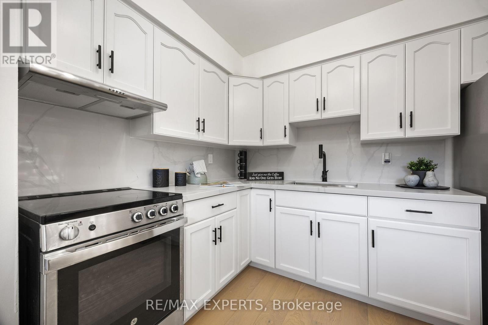 154 Renfield Street, Guelph, Ontario  N1E 4B2 - Photo 8 - X12374107