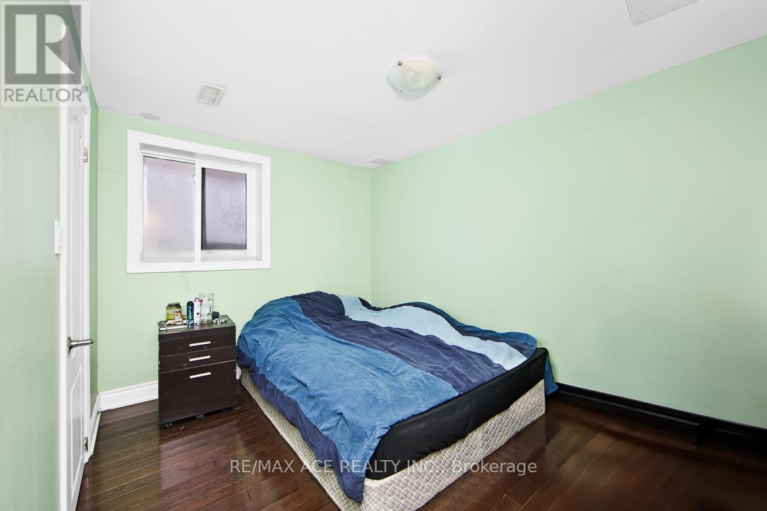 205 Emerson Street, Hamilton, Ontario  L8S 2Y3 - Photo 10 - X12374147