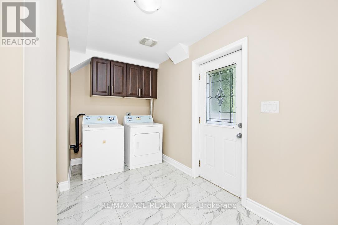 205 Emerson Street, Hamilton, Ontario  L8S 2Y3 - Photo 12 - X12374147
